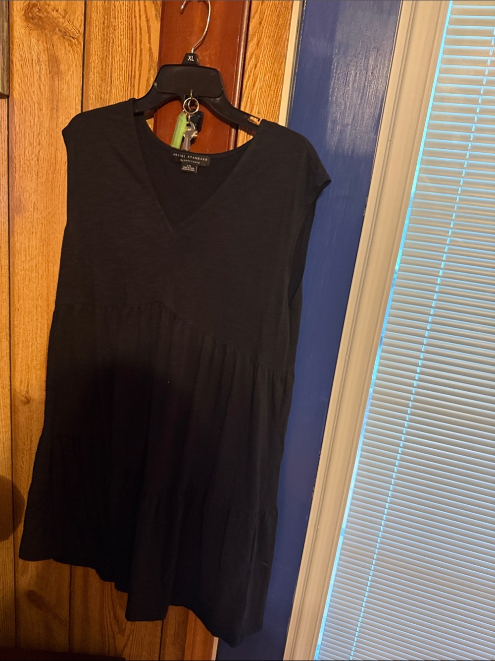 Relaxed V-Neck Sleeveless Tiered Tunic - Black